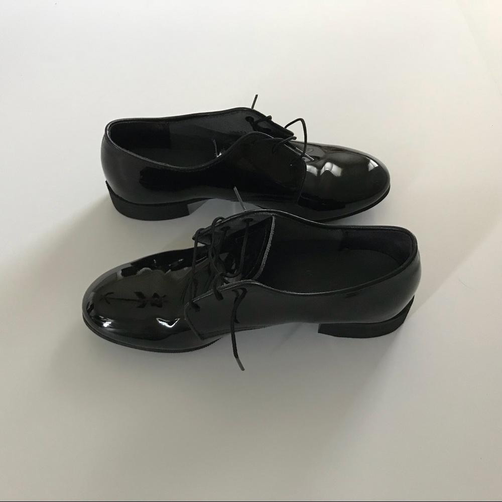 VIBRAM women’s tie up shoes